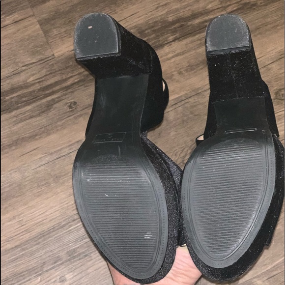 Nine West peep toe platform heels - Picture 3 of 3